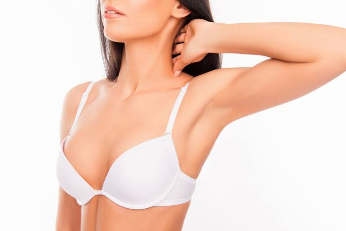 流れ乳になってませんか?デコルテを盛り上げる方法を押さえましょう!